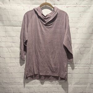 Columbia Lavender polka dot print Hooded 3/4 Sleeve Top Woman’s Size XL